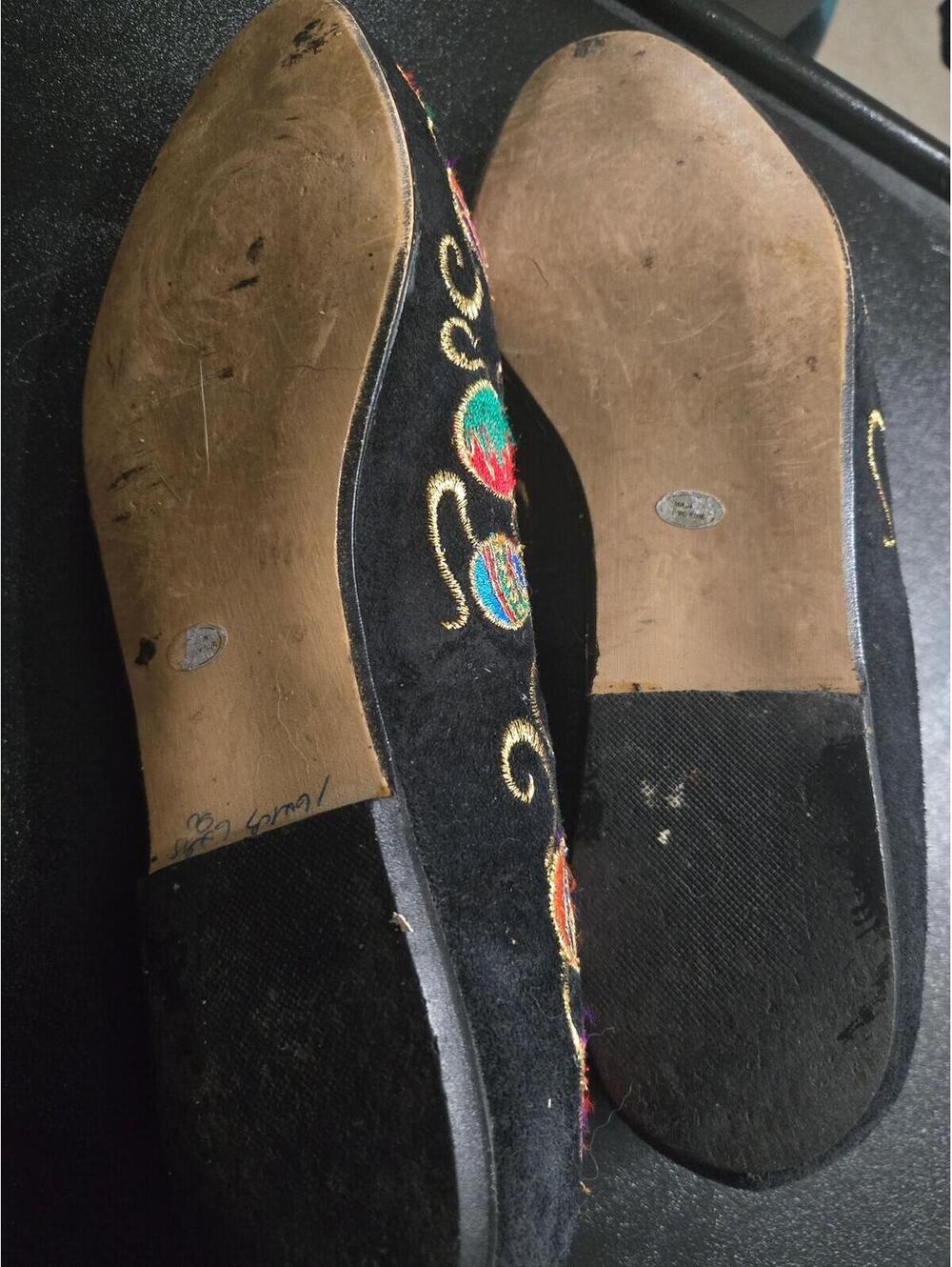 J. Reneé Vintage Christmas Ornament Embroidered Black Velvet Flats - Size 9M - Picture 4 of 5